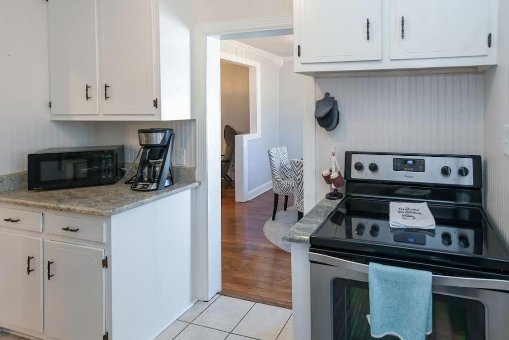 Peaceful Home In Downtown Huntsville With Nice Back Patio! מראה חיצוני תמונה
